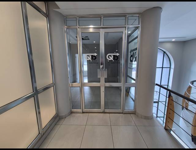 136M² OFFICE TO LET IN SUNNINGHILL